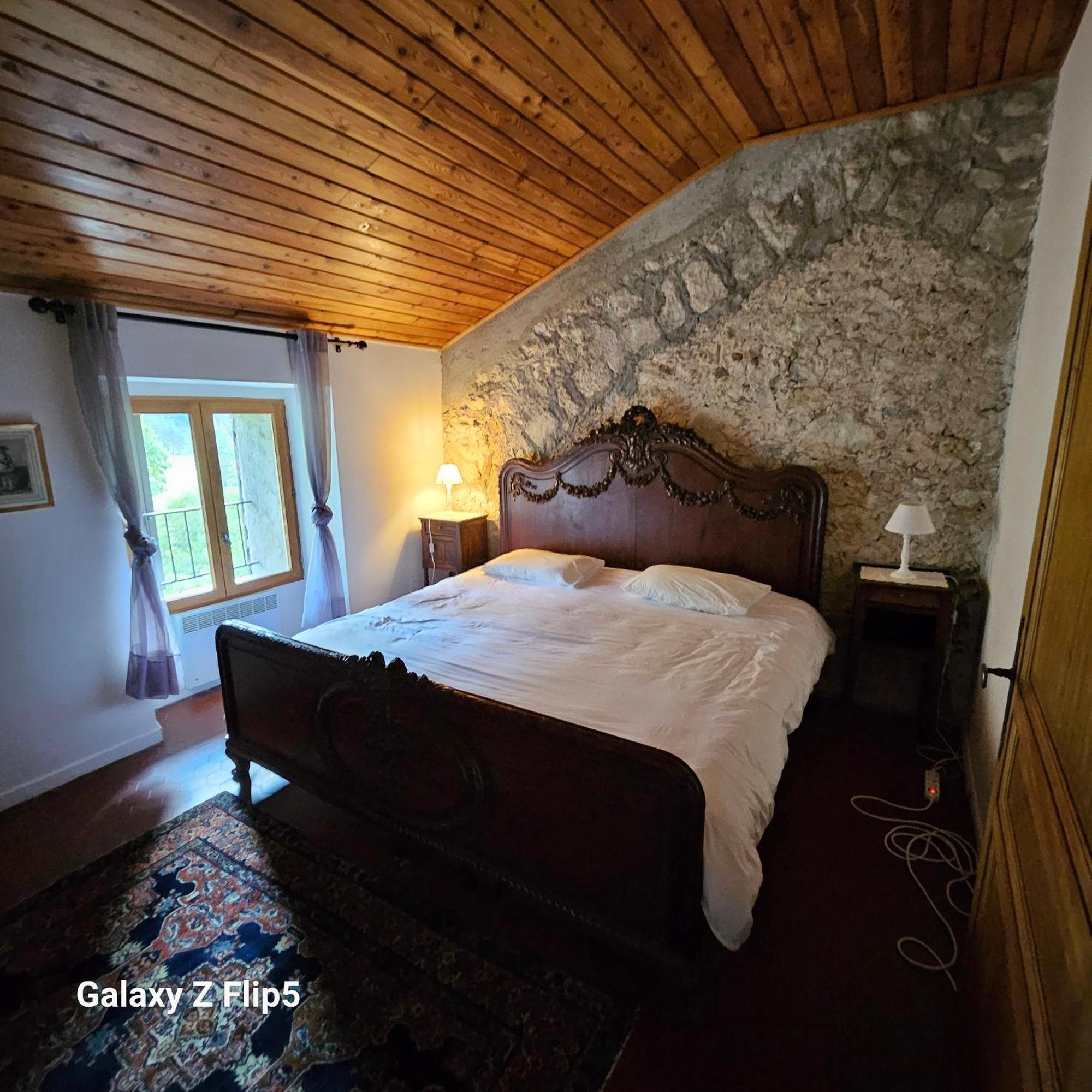La Grande Maison Dans La Prairie Caille Exteriör bild